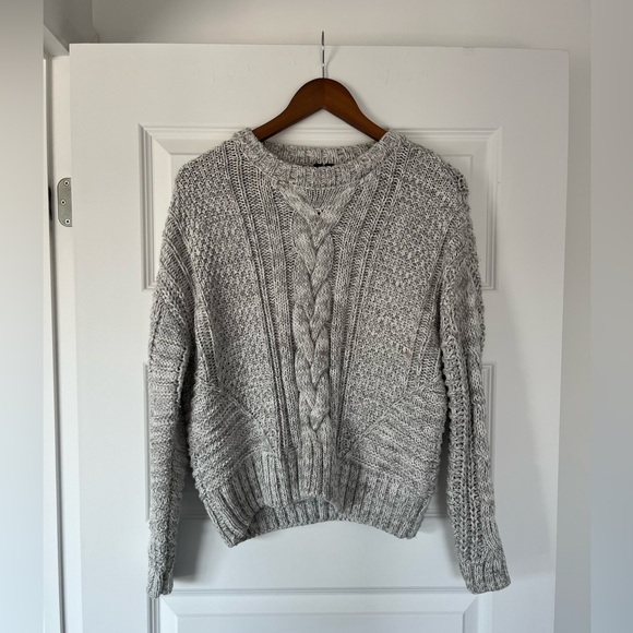 Knot sweater in gray - Picture 4 of 6